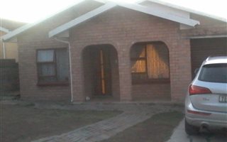3 Bedroom House in Kwamagxaki