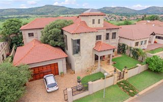 4 Bedroom House in Xanadu