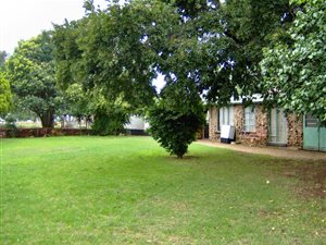 8 ha Land available in Carletonville