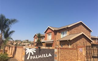 4 Bedroom Duplex in Ruimsig