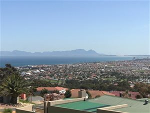 865 m² Land available in Mountainside