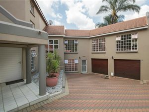 3 Bed House in Waterkloof Ridge