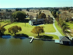 5 Bedroom House in Marlbank