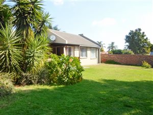 4 Bed House in Rooihuiskraal