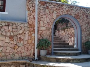 1 Bed Garden Cottage in Greenside East