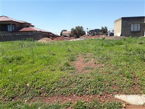 330 m² Land available in Unitas Park