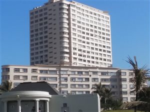 Bachelor apartment in South Beach
