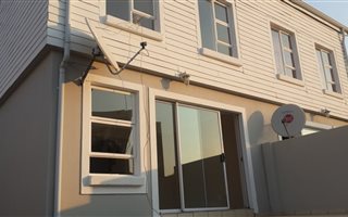 2 Bedroom Townhouse in Pierre van Ryneveld