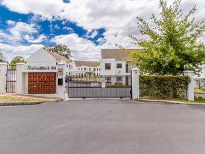 3 Bed Apartment in Paradyskloof