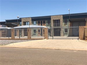 878 m² Industrial space in Faerie Glen