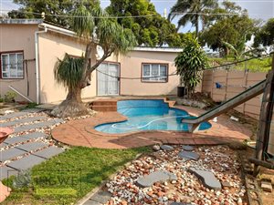 4 Bed House in Woodlands