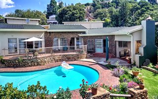 5 Bedroom House in Floracliffe