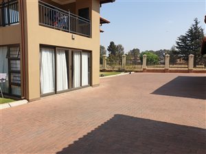 2 Bed Apartment in Comet