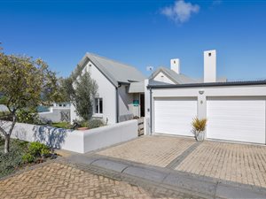 3 Bed House in Schonenberg Estate