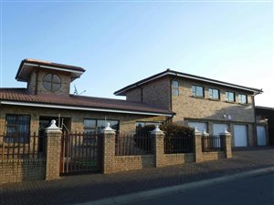 5 Bed House in Lennoxton