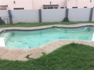 4 Bed House in Raslouw Glen