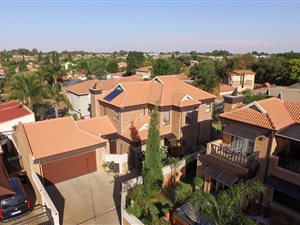 3 Bed Cluster in Pomona