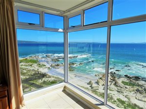 9 Bedroom House in Waterfront