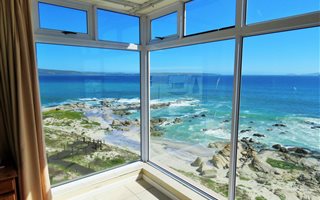 9 Bedroom House in Waterfront