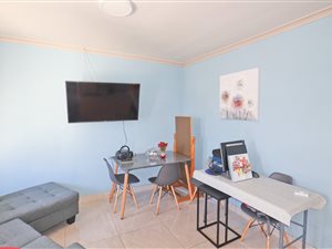 2 Bed Apartment in Parow Valley