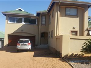 4 Bed House in Kosmos
