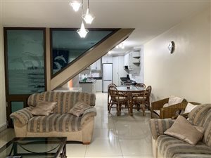 2 Bed Duplex in Montclair