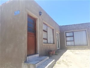 2 Bed House in Thembalethu