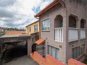 4 Bed House in Risecliff