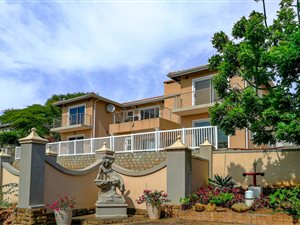 5 Bed House in Illovo Beach