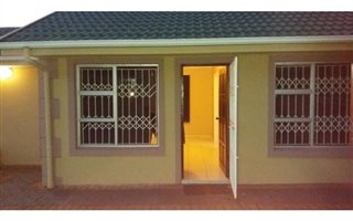 1 Bedroom Townhouse in Somerset Park