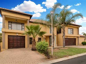 6 Bed House in Savannah Hills