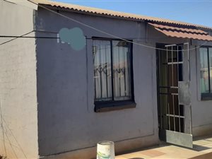 2 Bed House in Katlehong
