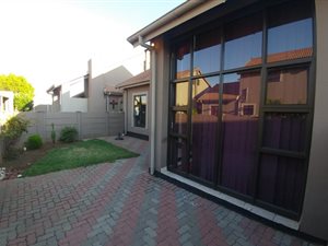 3 Bed Townhouse in Vanderbijlpark SE