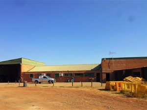 1600 m² Commercial space in Boschkop