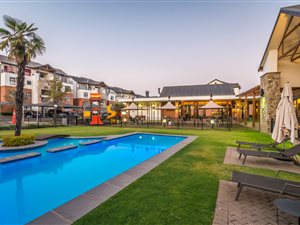 3 Bed Apartment in Olivedale