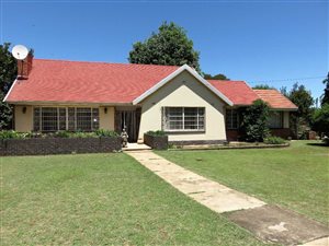 6 Bed House in Nigel