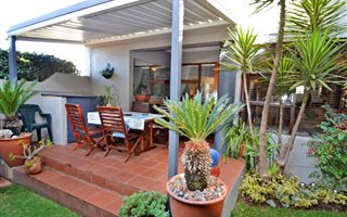 2 Bedroom Apartment in Elton Hill
