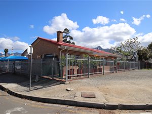 7 Bed House in George Central
