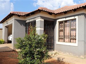 3 Bedroom House in Bram Fisherville