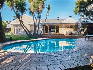 5 Bed House in Capri