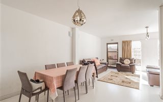 3 Bedroom Apartment in Mackenzie Park