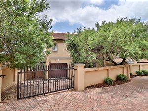 3 Bed Townhouse in La Montagne