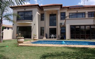4 Bedroom House in Monavoni