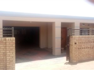 3 Bedroom House in Duduza