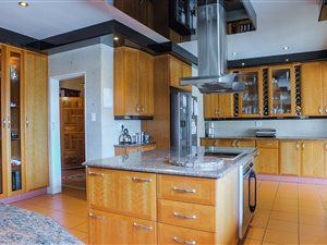 4 Bed House in Van Riebeeck Park