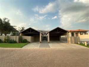 5 Bed House in Pinehaven