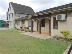 3 Bed House in Stanger Manor