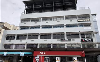 300 m² Commercial space in Green Point