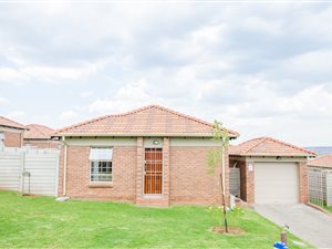 3 Bed House in Rooihuiskraal