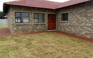 3 Bedroom House in Kookrus
